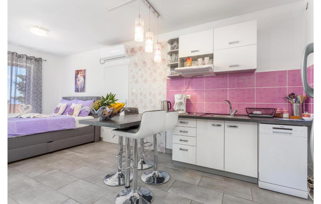 Beautiful Apartment In Stara Baska With Wifi Εξωτερικό φωτογραφία